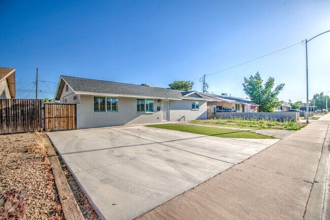property at 3729 W Butler Dr