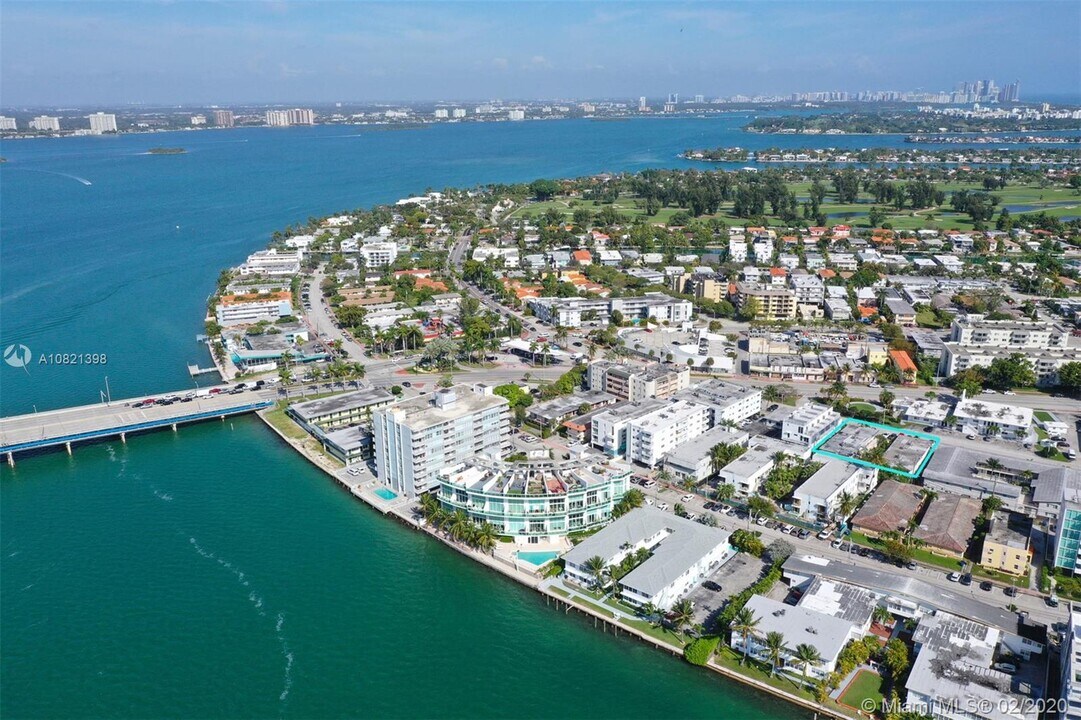 1950 Biarritz Dr-Unit -6 in Miami, FL - Foto de edificio