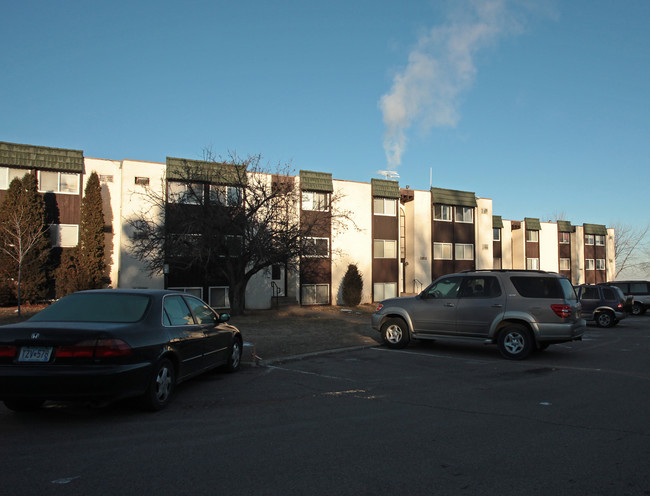 Ridgeview Apartments in Burnsville, MN - Building Photo - Building Photo