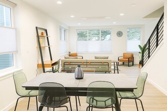 20313 14th Ave NE in Shoreline, WA - Building Photo - Building Photo