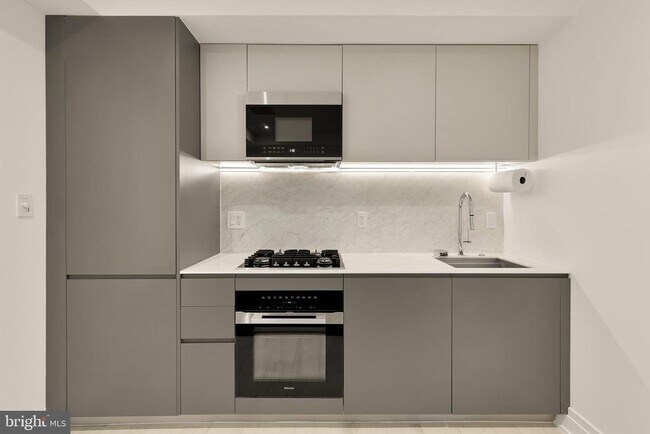 property at 1204 Q St NW