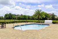 SoHo at Lakeside Townhomes in Kissimmee, FL - Building Photo - Building Photo