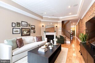 908 S Linwood Ave in Baltimore, MD - Building Photo