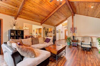19046 Lake Forest Dr in Penn Valley, CA - Building Photo - Building Photo
