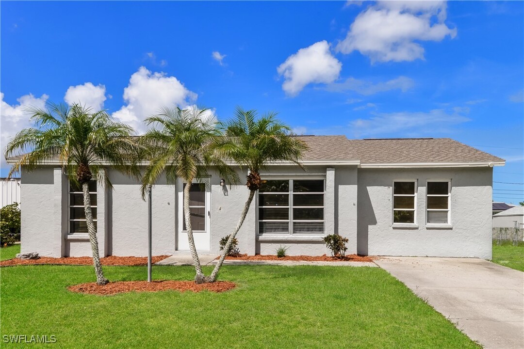 6231 Catalan St in Englewood, FL - Building Photo
