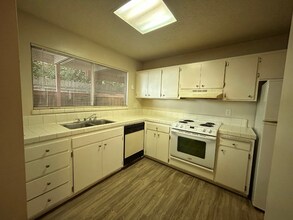316 W 4th Ave in Chico, CA - Building Photo - Building Photo