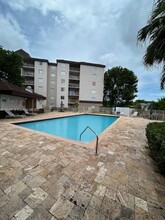 15201 SW 80th St in Miami, FL - Building Photo - Building Photo