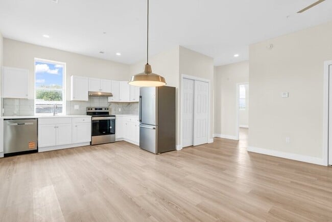 property at 18 N Main St