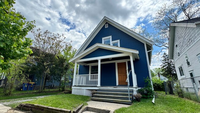 property at 1104 Baxter St SE