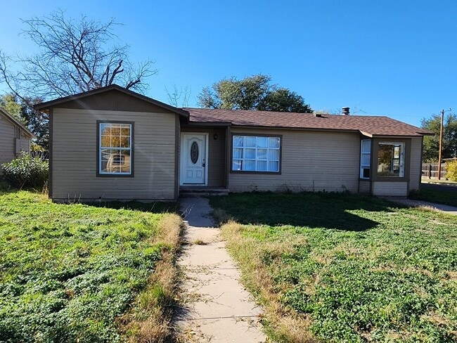 property at 1101 Clairmont St