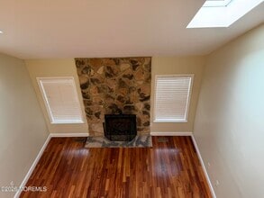 597 Woodbine Ln in Lakewood, NJ - Building Photo - Building Photo