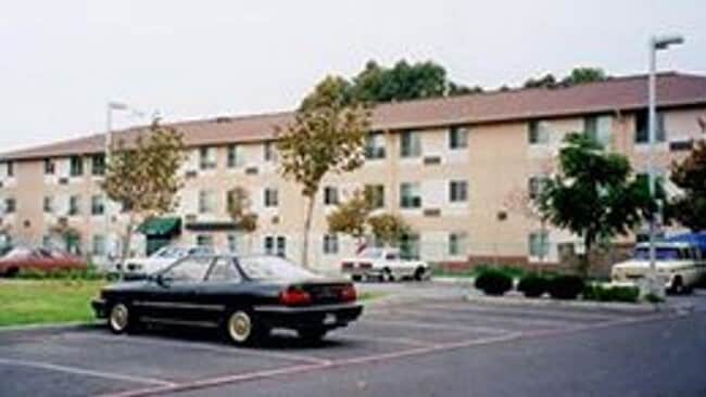 4121 Katella Ave in Los Alamitos, CA - Building Photo - Building Photo
