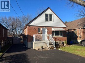 172 E 34th St in Hamilton, ON - Building Photo