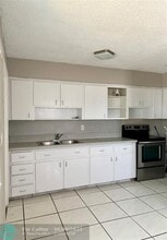 1281 NW 30th Ave in Fort Lauderdale, FL - Building Photo - Building Photo