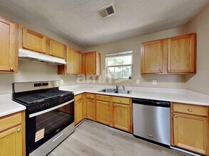 1030 J Dorothy Pl in Sugar Hill, GA - Building Photo - Building Photo