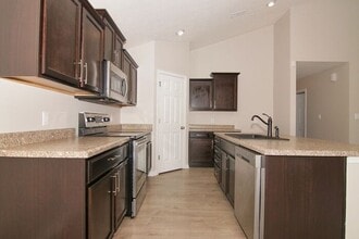 10010 Jenna Ln in Indianapolis, IN - Building Photo - Building Photo