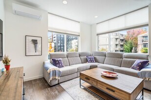 724 3rd Ave N, Unit SI ID1036015P in Seattle, WA - Building Photo