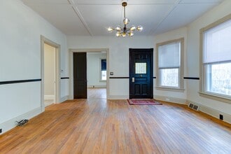 10 Hamilton St, Unit 1 in Johnstown, NY - Foto de edificio - Building Photo