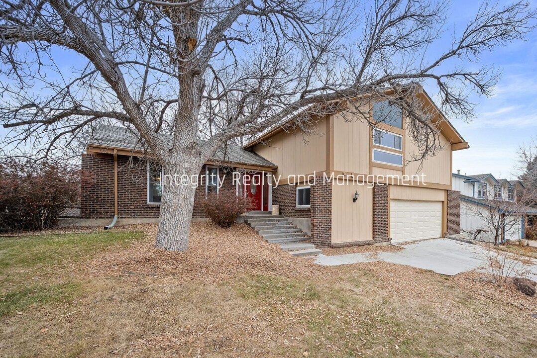 5649 S Kingston Way in Englewood, CO - Building Photo