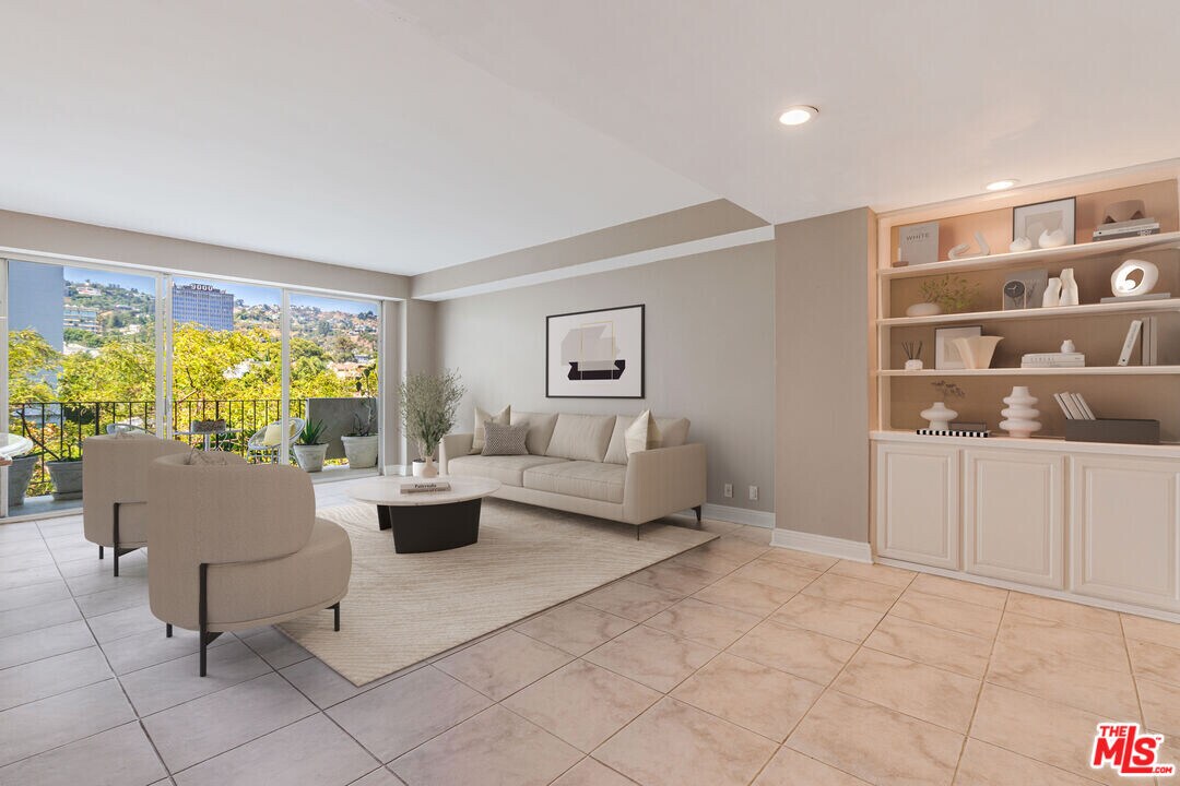 818 N Doheny Dr in West Hollywood, CA - Building Photo