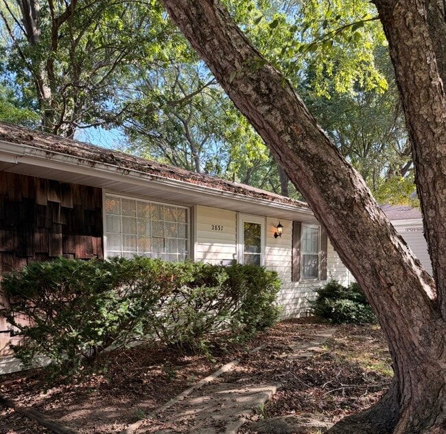 2837 E Monroe Terrace in Springfield, MO - Building Photo - Building Photo