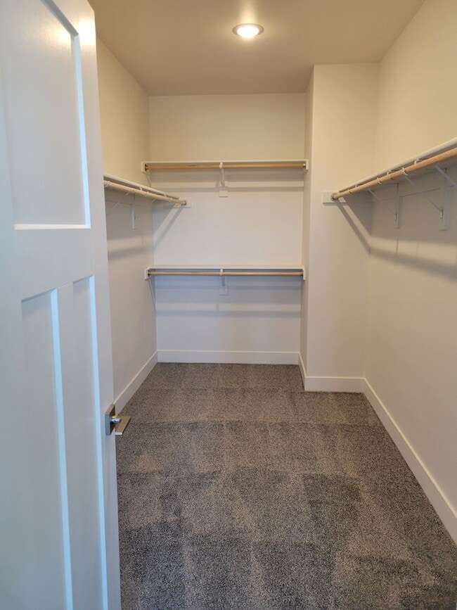 1108 Butler Creek Ave in Belgrade, MT - Building Photo - Building Photo