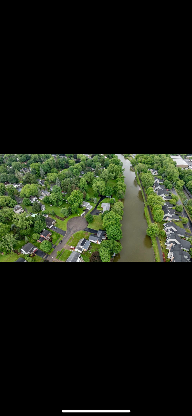 29-31 Packet Boat Dr, Unit 31 Packet Boat Dr in Fairport, NY - Foto de edificio - Building Photo