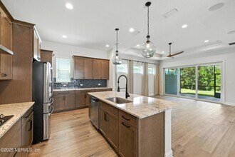10180 Fulcrum Ave in Jacksonville, FL - Building Photo - Building Photo