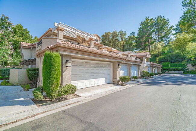 25859 McBean Pkwy in Santa Clarita, CA - Building Photo - Building Photo