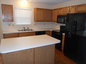 8558 Rodebaugh Rd in Reynoldsburg, OH - Building Photo - Building Photo