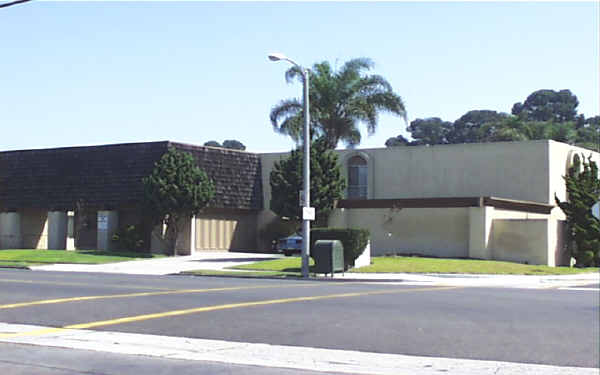 Gleenwood Villa Apartments in Oxnard, CA - Foto de edificio - Building Photo