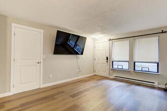 1101 SW Harrier Cir in Oak Harbor, WA - Building Photo - Building Photo