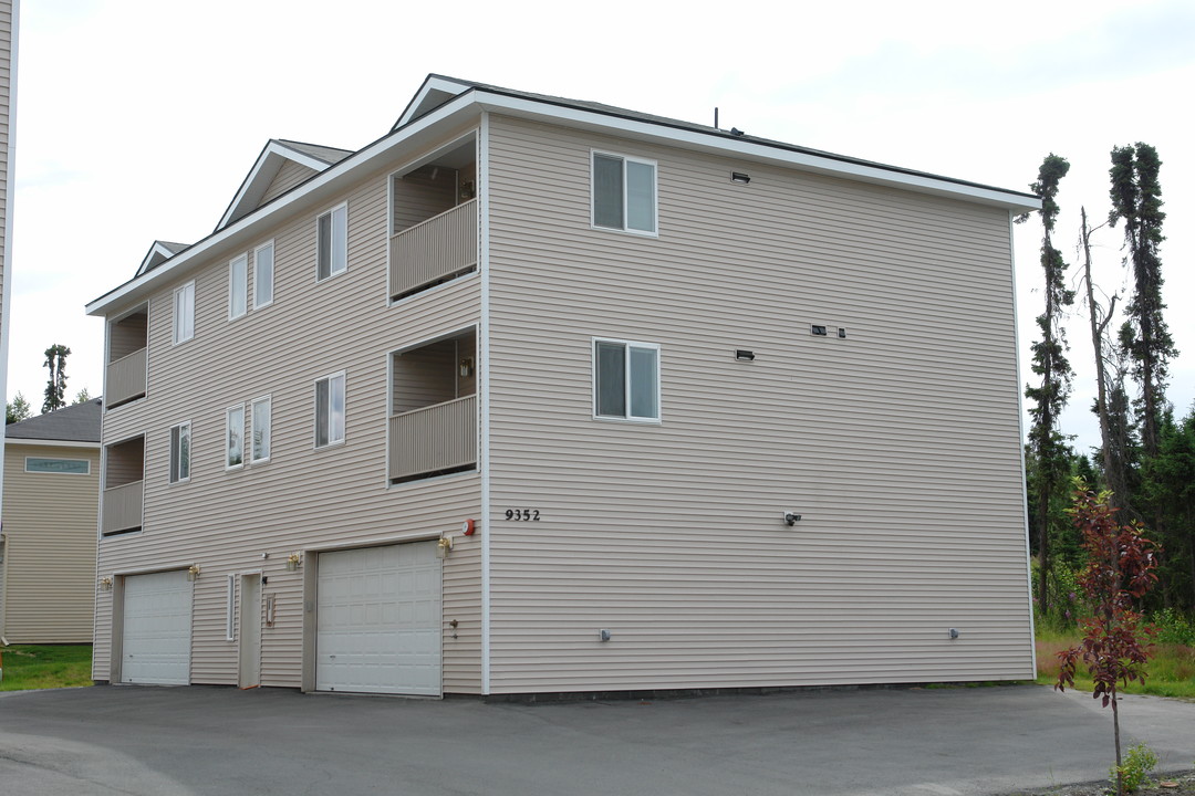 9352-9364 Morningside Loop in Anchorage, AK - Building Photo