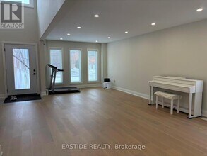 39 Coppard Ave in Markham, ON - Building Photo - Building Photo