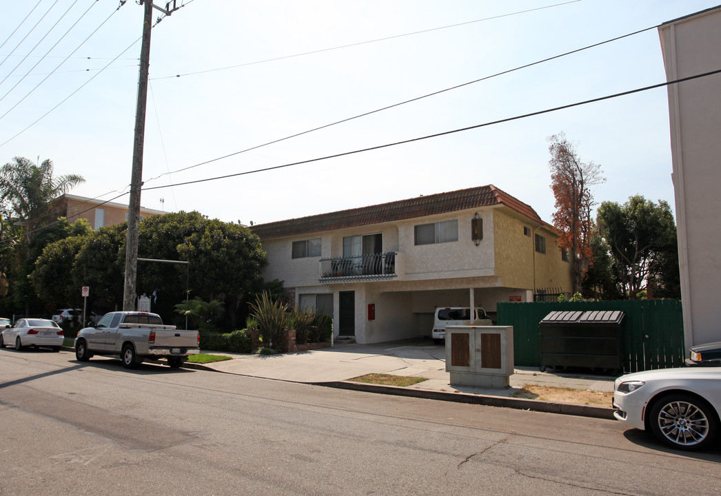 11970 Iowa Ave in Los Angeles, CA - Foto de edificio