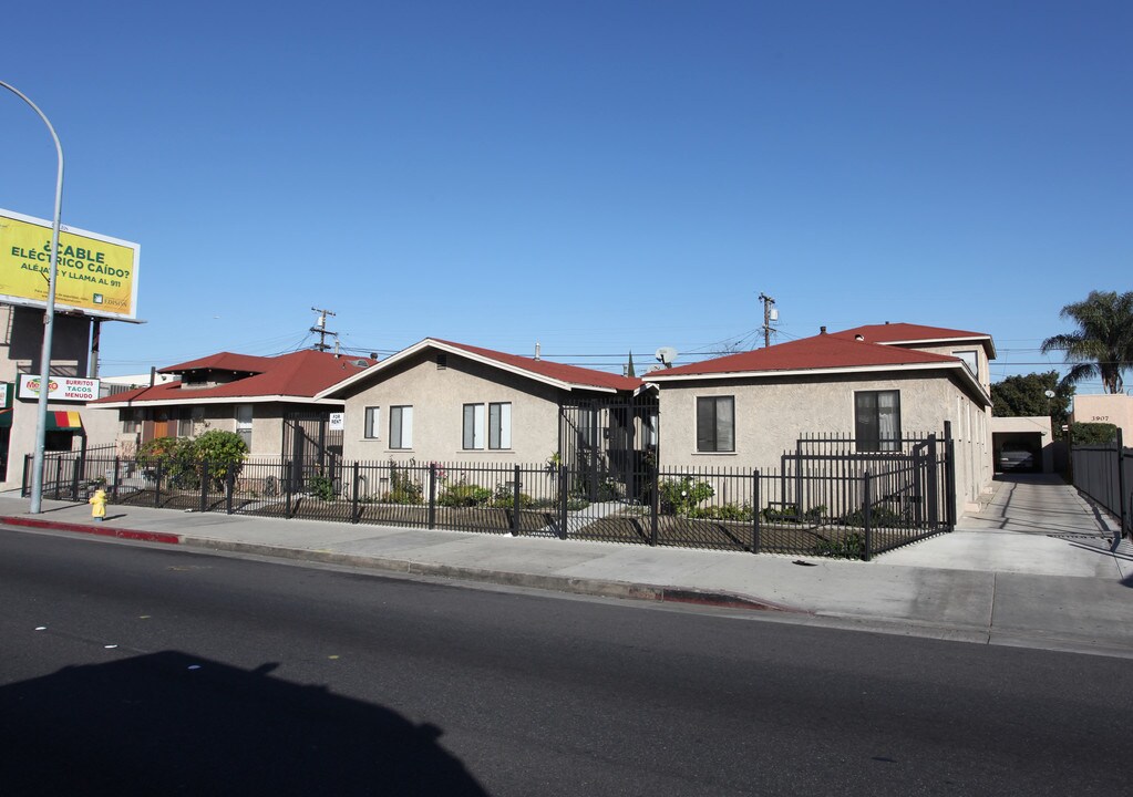 3825 Slauson Ave in Maywood, CA - Foto de edificio