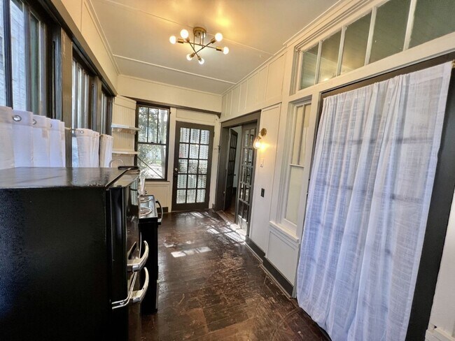 408 E State St in Baton Rouge, LA - Building Photo - Building Photo