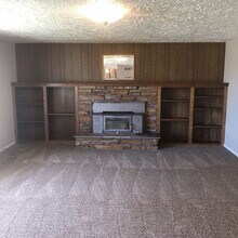 324 E Dewey Ave in Nampa, ID - Building Photo - Building Photo
