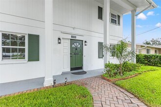 4000 14th Way NE in St. Petersburg, FL - Foto de edificio - Building Photo