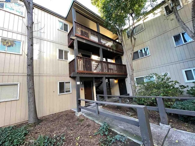 property at 1060 Oak Grove Rd