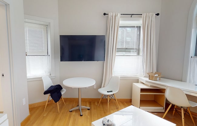 15 Mount Auburn St, Unit Mount Auburn St in Cambridge, MA - Building Photo - Building Photo
