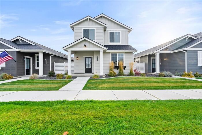 2952 N Pavo Ln in Post Falls, ID - Foto de edificio
