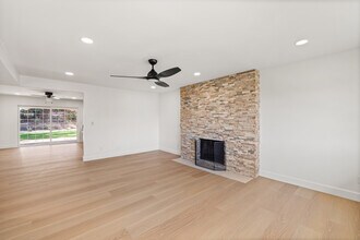 3361 Wichita Falls Ave, Unit Main House in Simi Valley, CA - Foto de edificio - Building Photo