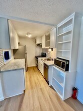 5011 Nob Hill Dr, Unit #C9 in Chagrin Falls, OH - Foto de edificio - Building Photo