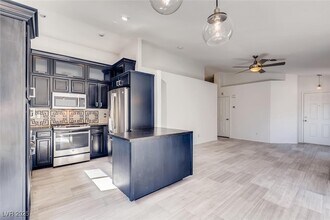 2564 Spruce Creek Dr in Las Vegas, NV - Building Photo - Building Photo