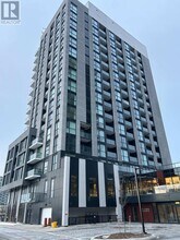 3071 Trafalgar Rd in Oakville, ON - Building Photo - Building Photo