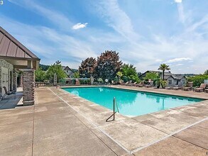 5592 NW 134th Ave in Portland, OR - Building Photo - Building Photo