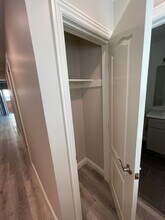 916 S. Marguerita Avenue in Alhambra, CA - Foto de edificio - Interior Photo