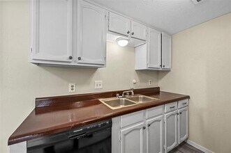 505 N Morris St in Terrell, TX - Building Photo - Building Photo