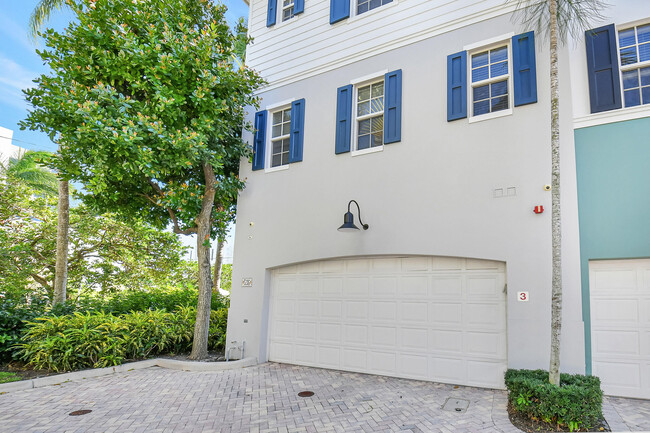 536 S mallory Cir in Delray Beach, FL - Building Photo - Building Photo